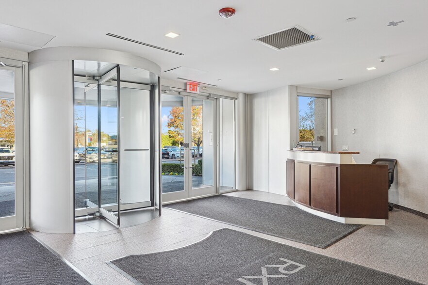 More Photos Of 48 S Service Rd, Melville Office For Lease