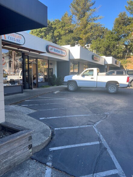 More Photos Of 7231 Healdsburg Ave, Sebastopol Storefront Retail Office For Lease