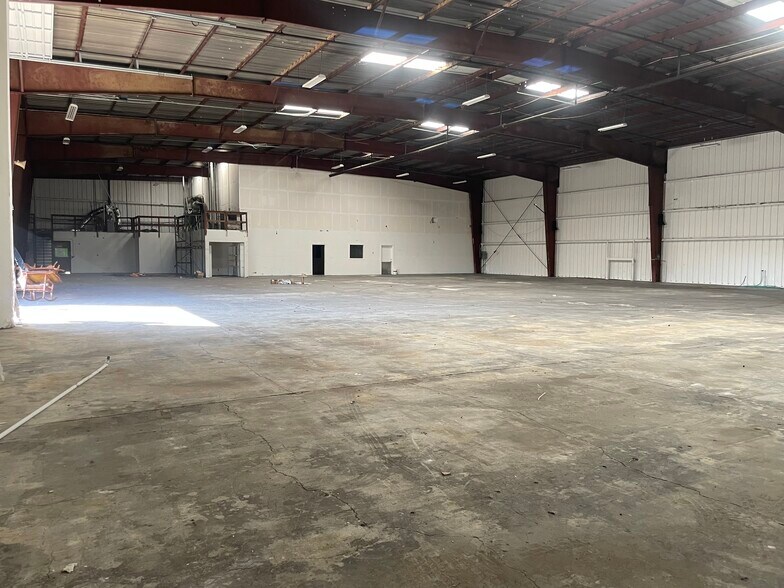 More Photos Of 3904 Winters St, Sacramento Warehouse For Lease