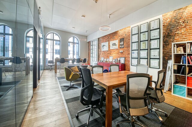 More Photos Of 460-464 Mcgill, Montréal Office For Sale