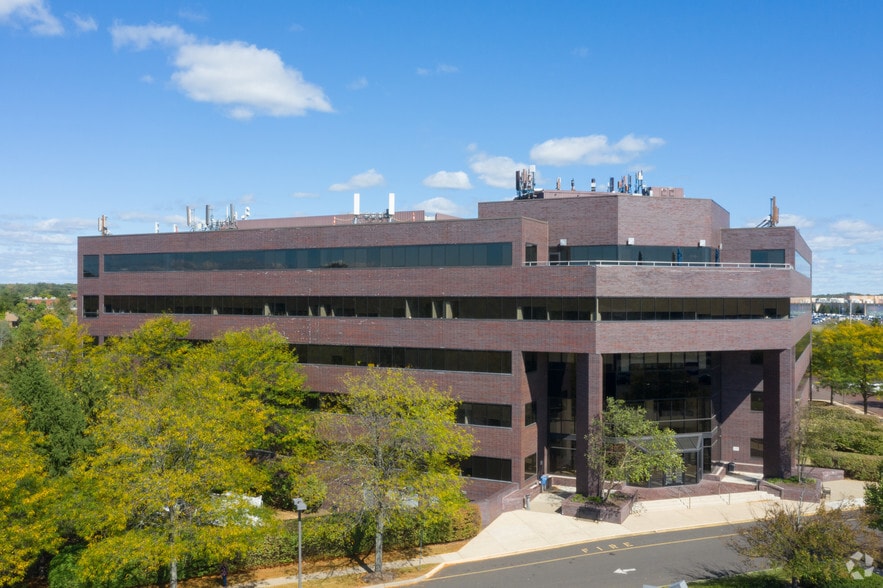 More Photos Of 3220 Tillman Dr, Bensalem Office For Lease