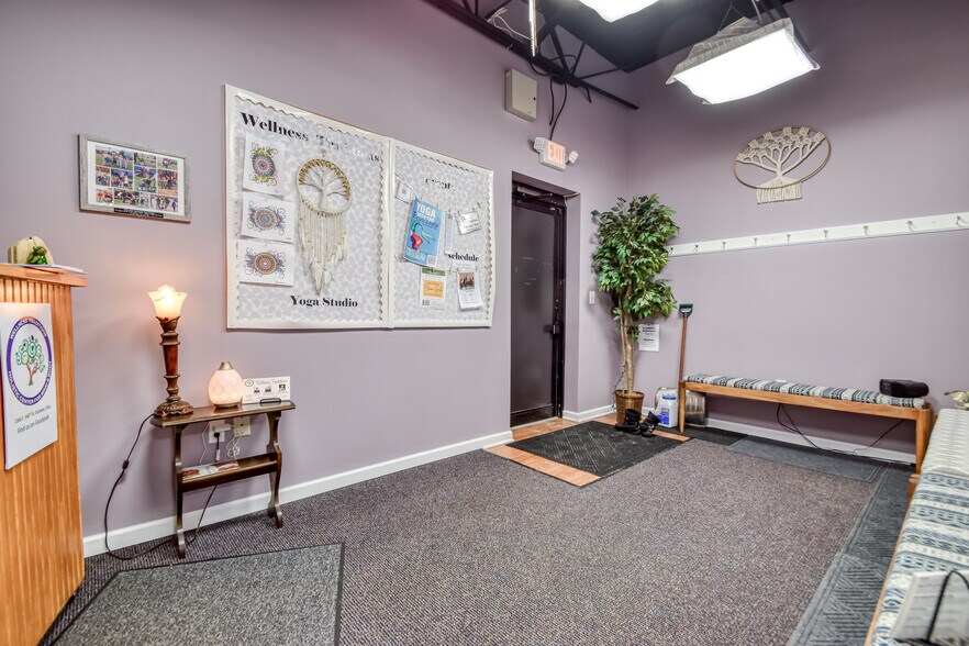 More Photos Of 1366 E 346th St, Eastlake Restaurant For Sale