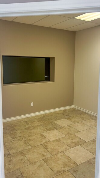 More Photos Of 3115 N County Road 1107, Midland Warehouse For Lease