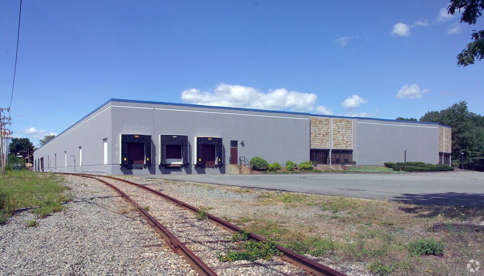 More Photos Of 31 Suffolk Rd, Mansfield Warehouse For Lease