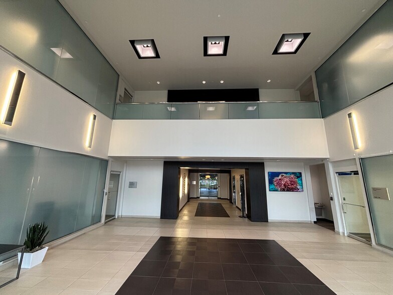 More Photos Of 6440 Southpoint Pky, Jacksonville Office For Lease