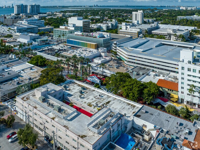 More Photos Of 643-657 Lincoln Rd, Miami Beach Storefront For Lease