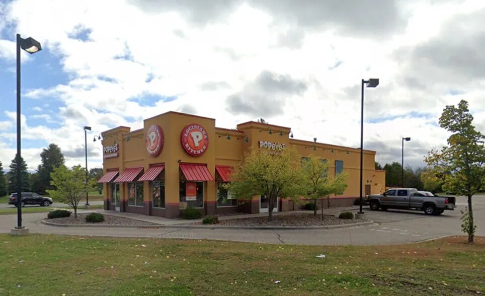 Primary Photo Of 3220 124th Ave NW, Coon Rapids Fast Food For Sale