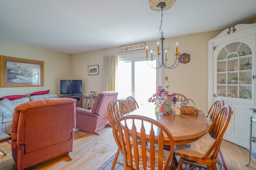 More Photos Of 610 S Cedar Ln, Upper Darby Office Residential For Sale