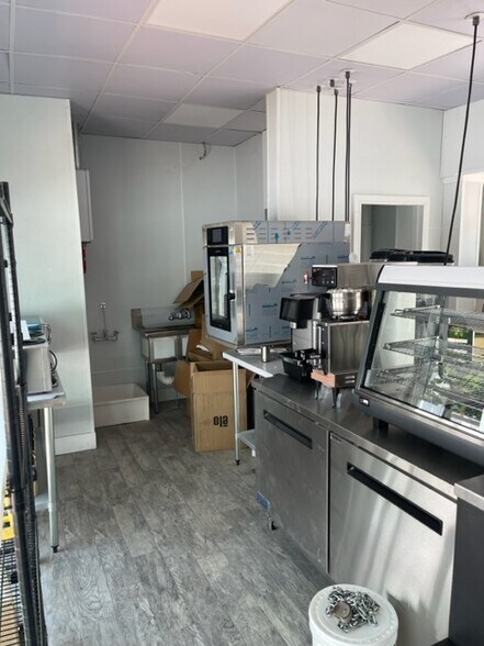 More Photos Of 2885 Grand Ave, Baldwin Freestanding For Sale