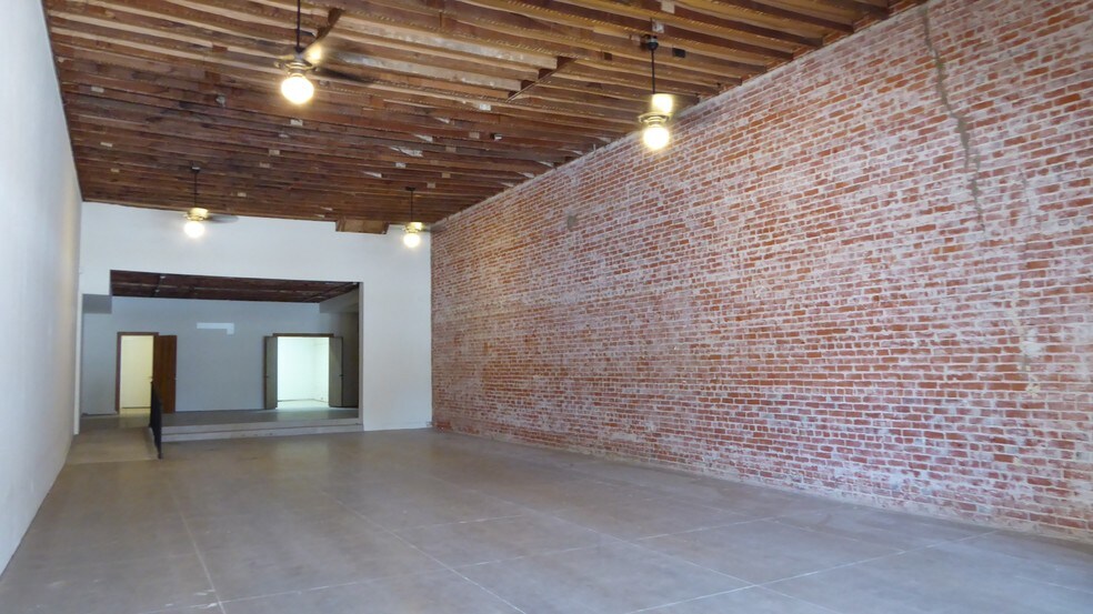 More Photos Of 363-373 E Main St, Ventura Storefront Retail Residential For Lease