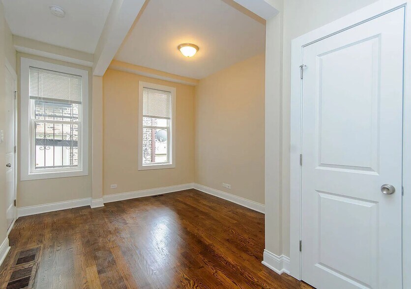 More Photos Of 1334 W 18th Pl, Chicago Apartments For Sale