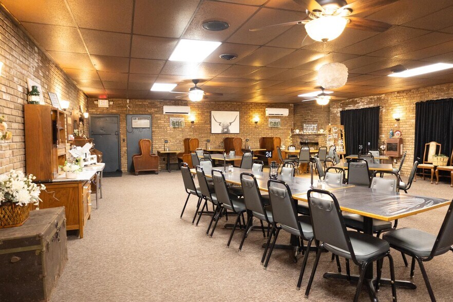More Photos Of 103 W Main St, Hardwick Restaurant For Sale