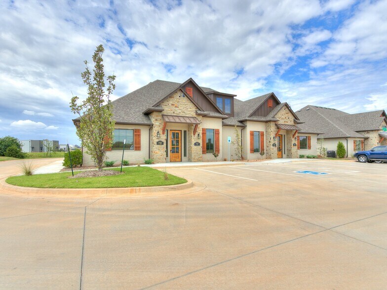 More Photos Of 17933 N Pennsylvania Ave, Edmond Office For Sale