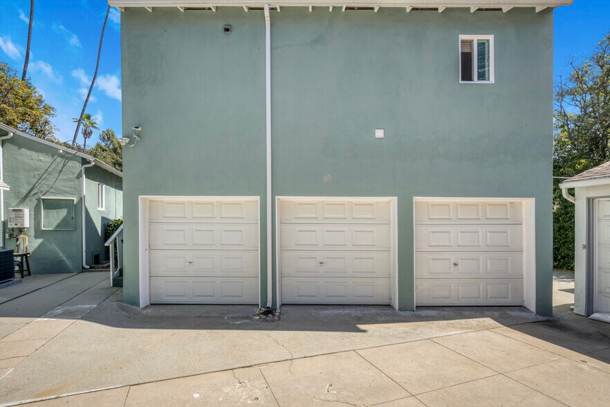 More Photos Of 646 Westminster Dr, Pasadena Multifamily For Sale