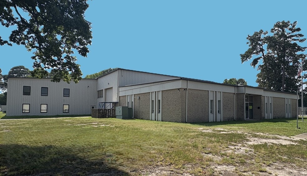 Primary Photo Of 315 E St, Hampton Warehouse For Lease