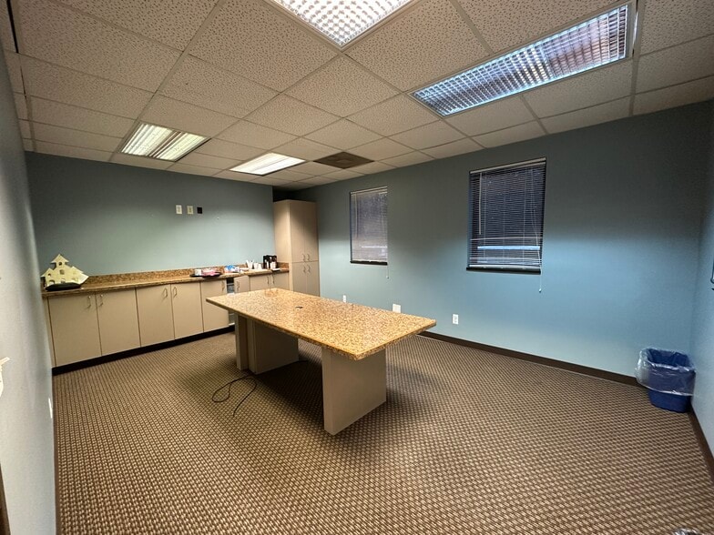 More Photos Of 28511 Orchard Lake Rd, Farmington Hills Medical For Lease