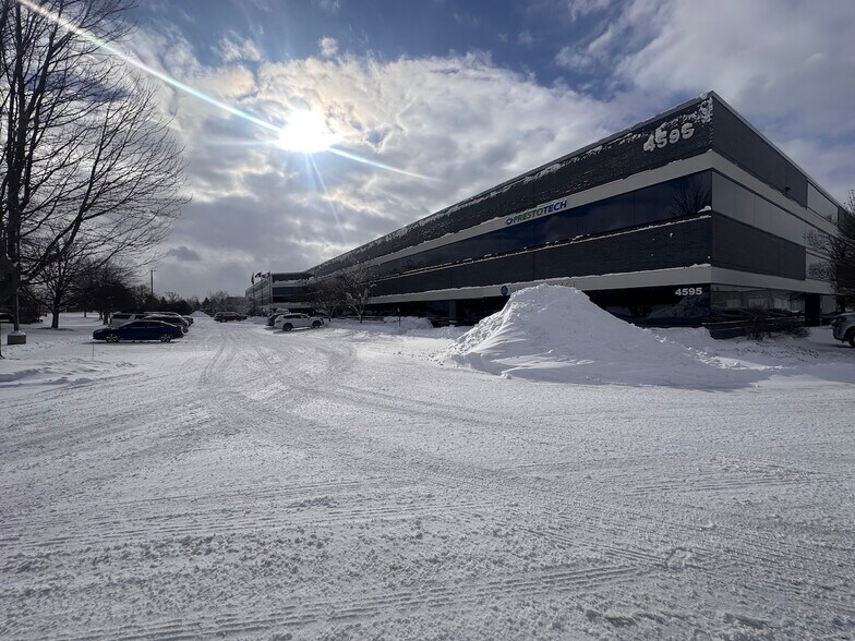 Primary Photo Of 4595 Broadmoor Ave SE, Grand Rapids Light Manufacturing For Lease