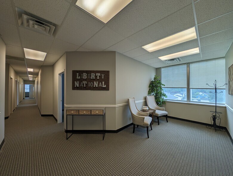 More Photos Of 401 S Earl Ave, Lafayette Office For Sale
