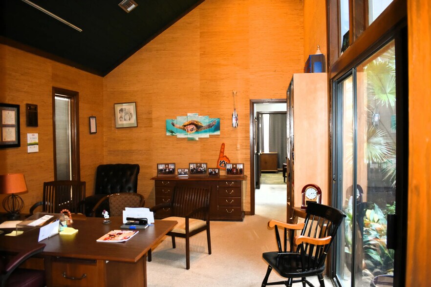 More Photos Of 557-559 S Lawrence St, Montgomery Office For Sale
