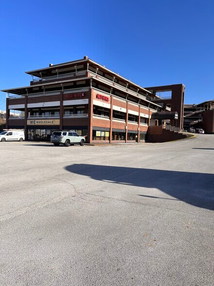 More Photos Of 7010 Lee Hwy, Chattanooga Storefront Retail Office For Sale