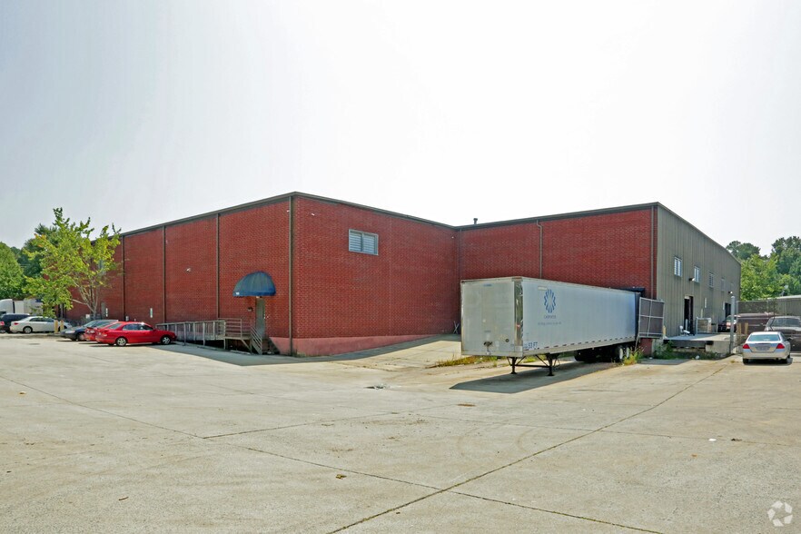More Photos Of 4324 S Alston Ave, Durham Showroom For Lease