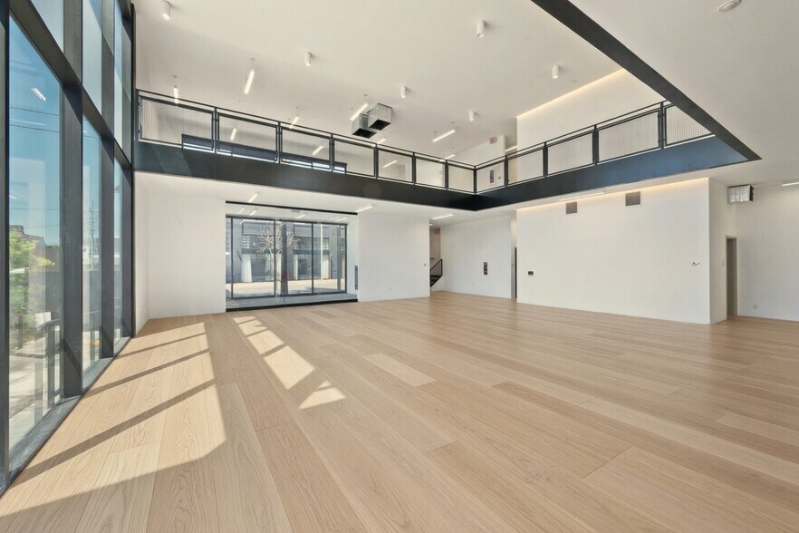 More Photos Of 940 N Highland Ave, Los Angeles Loft Creative Space For Lease