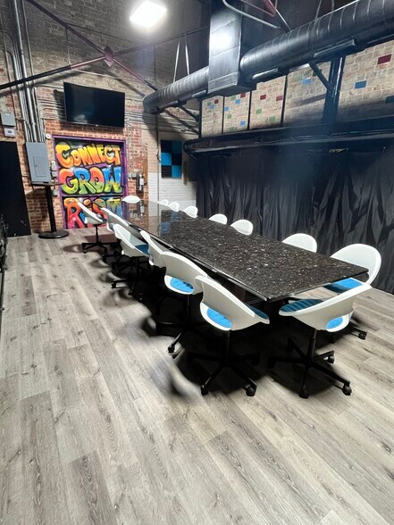 More Photos Of 204 S Austin St, Seguin Restaurant For Sale