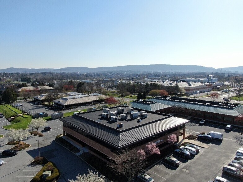 More Photos Of 925 Berkshire Blvd, Wyomissing Office For Lease