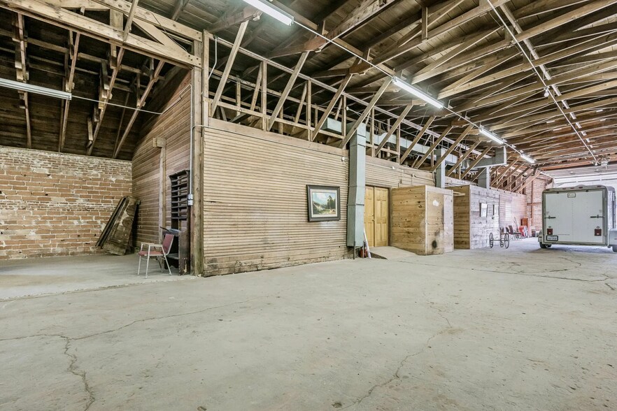 More Photos Of 904 S Grant St, Amarillo Distribution For Lease