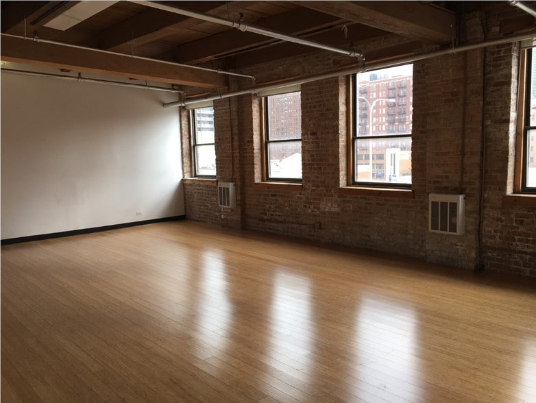 More Photos Of 401 W Ontario St, Chicago Loft Creative Space For Sale