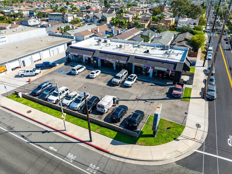 More Photos Of 204 Adams Ave, Huntington Beach Freestanding For Sale