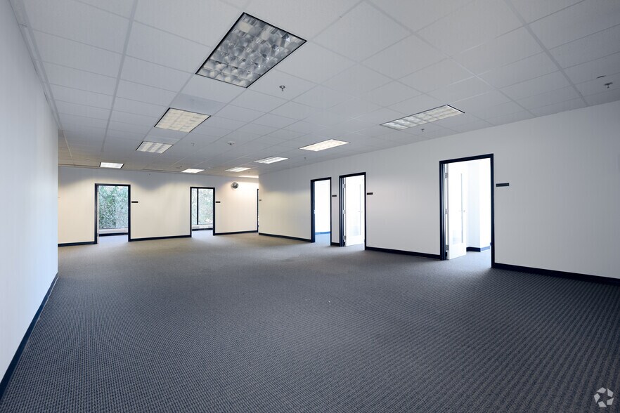 More Photos Of 10451 Mill Run Cir, Owings Mills Office For Sale