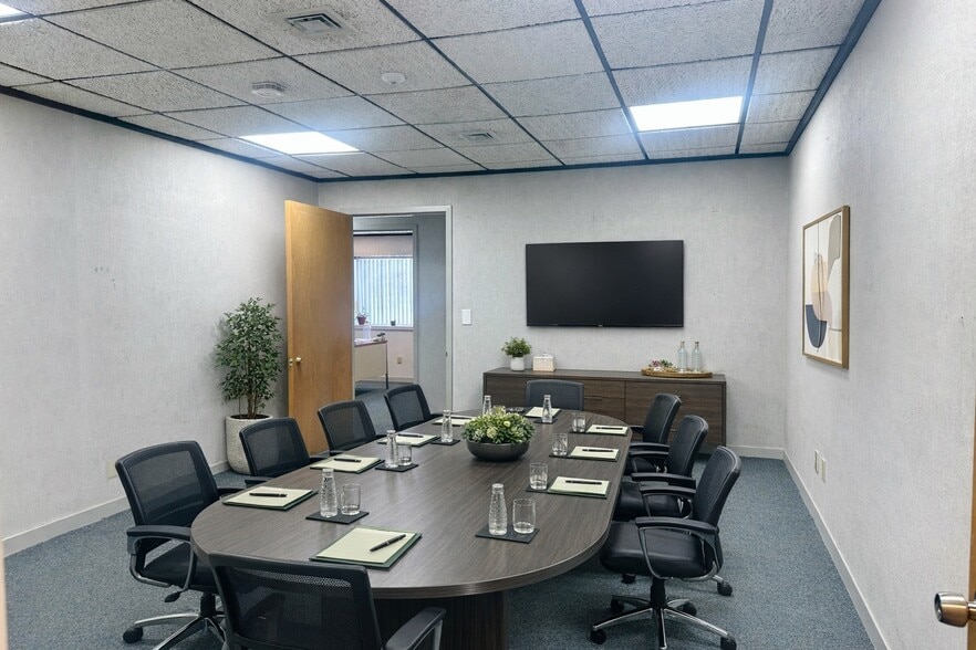 More Photos Of 446 Edwards Ave, Calverton Flex For Lease