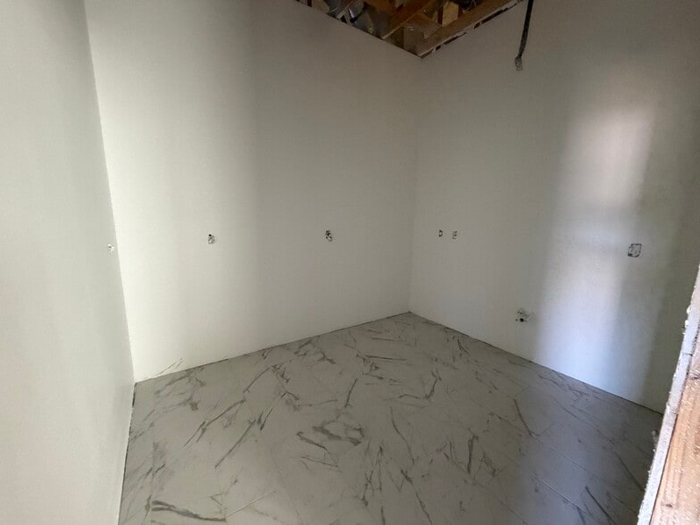 More Photos Of 1730 Land O Lakes Blvd, Lutz Unknown For Lease