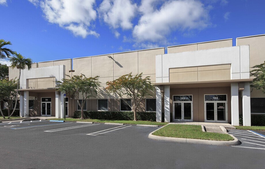 More Photos Of 6535 Nova Dr, Davie Unknown For Lease