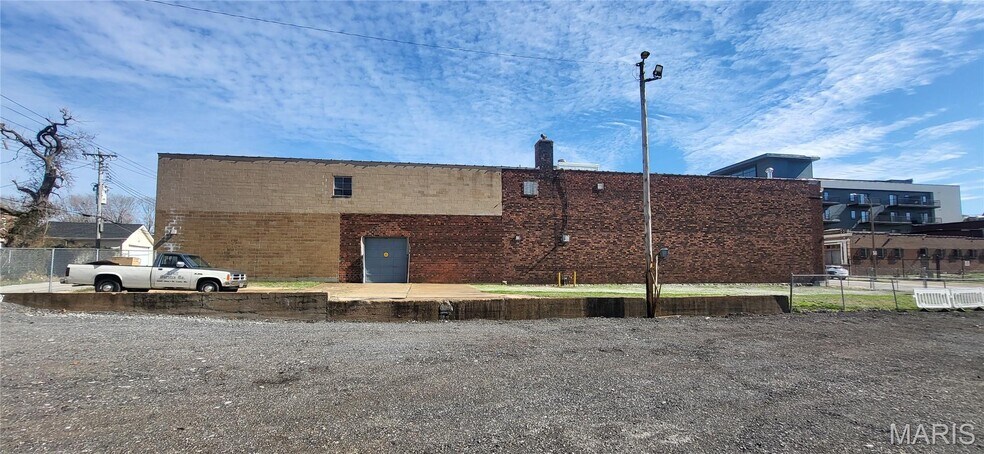 More Photos Of 4545 Olive St, Saint Louis Industrial For Sale