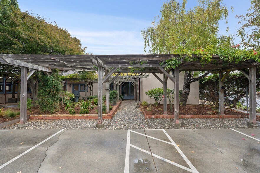 More Photos Of 253 S 25th St, Richmond Flex For Sale