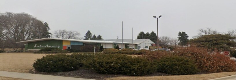 Primary Photo Of 6830 S Howell Ave, Oak Creek Manufacturing For Sale