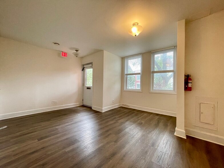More Photos Of 1012 Florida Ave NE, Washington Office For Sale