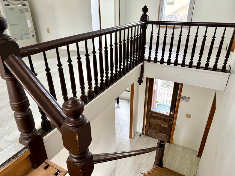 More Photos Of 113 Hawley St, Binghamton Office Residential For Lease