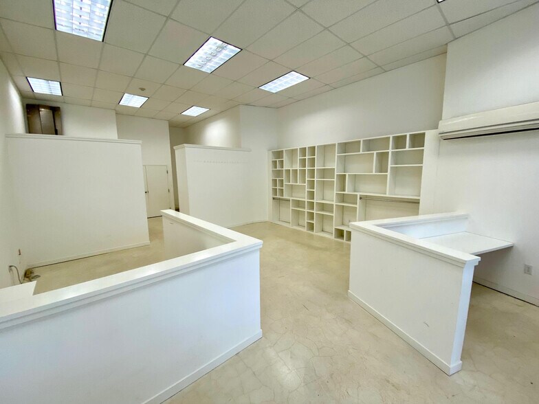 More Photos Of 251-251 Sir Francis Drake Blvd, San Anselmo General Retail For Sale