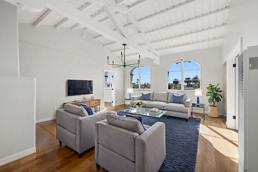 More Photos Of 1827 E 4th St, Long Beach Apartments For Sale