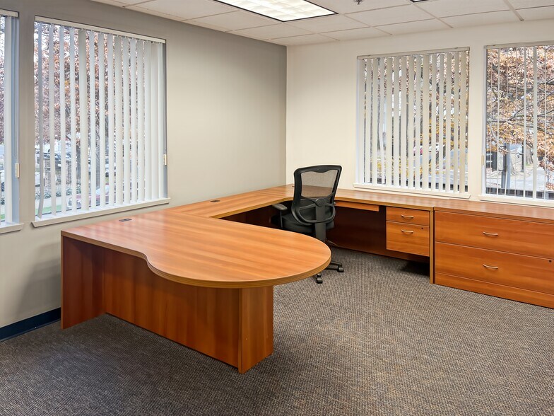 More Photos Of 930 G St, Sacramento Coworking Space