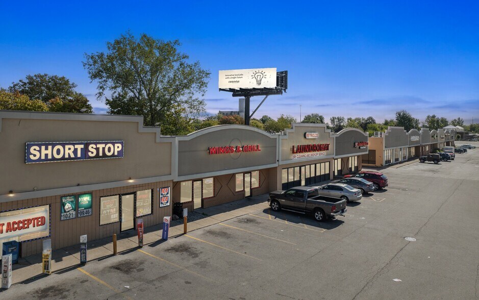 More Photos Of 503-559 S Reynolds Rd, Toledo Freestanding For Sale