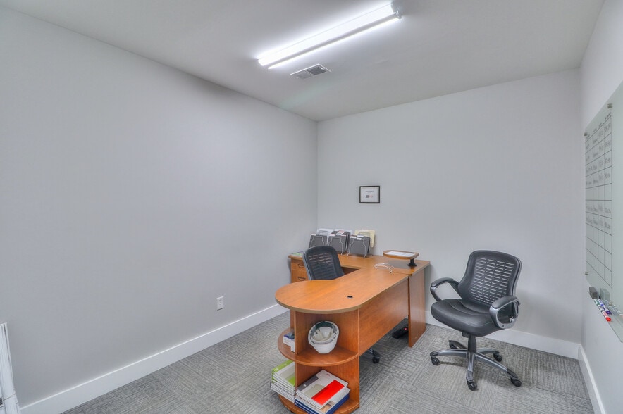 More Photos Of 605 River Rock Blvd, Murfreesboro Health Club For Lease