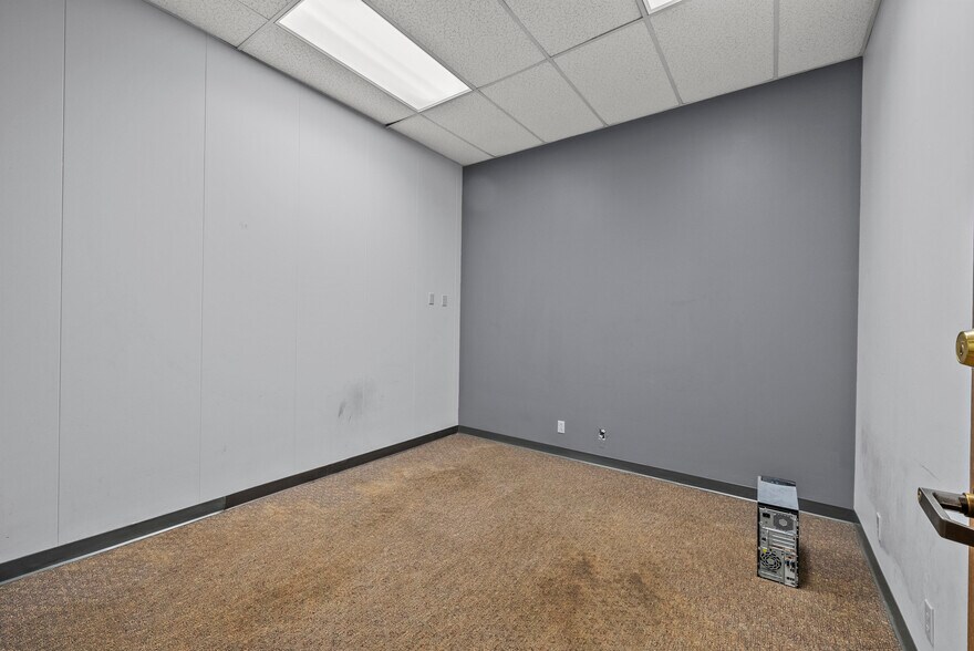 More Photos Of 1631 Gardena Ave, Glendale Industrial For Sale