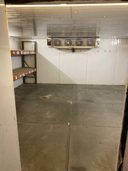 More Photos Of 111-135 Paine St, Troy Distribution For Sale