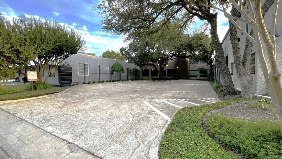More Photos Of 2503 South Blvd, Houston Office For Sale