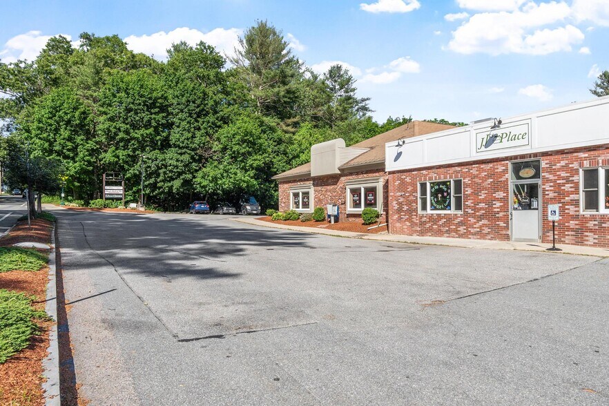 More Photos Of 225 Groton Rd, Westford Storefront Retail Office For Lease