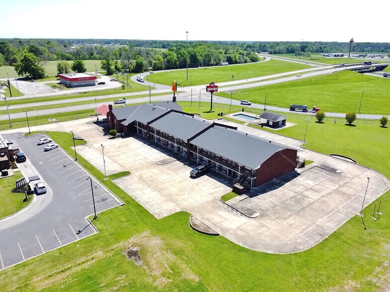 More Photos Of 144 Highway 65 S, Tallulah Hotel For Sale